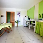 Appartement Charmant A Pointe Noire Vue Mer 51 M² Piscine
