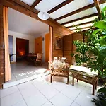 Appartement Charmant A Pointe Noire Vue Mer 51 M² Piscine